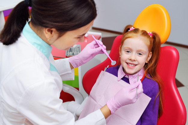 ¿Cómo mantener la salud oral de los pequeños?